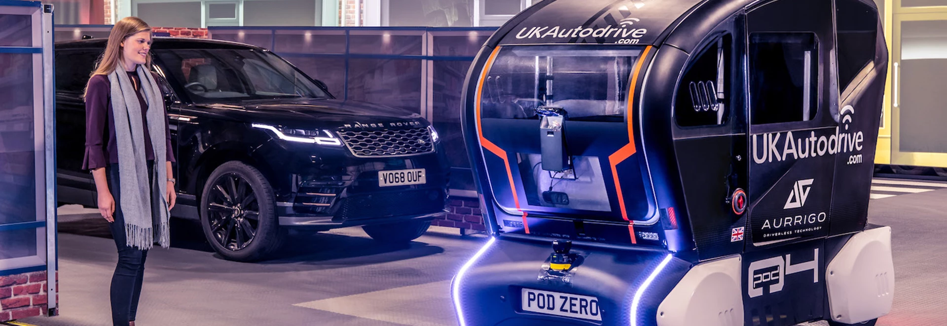 Jaguar Land Rover tests self-driving vehicles with directional projectors